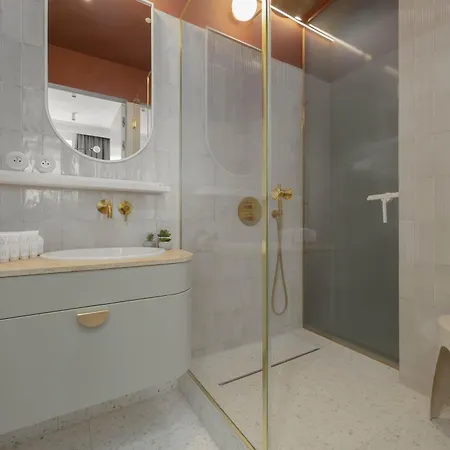 Unique & Modern In The Center By Renters Apartament *