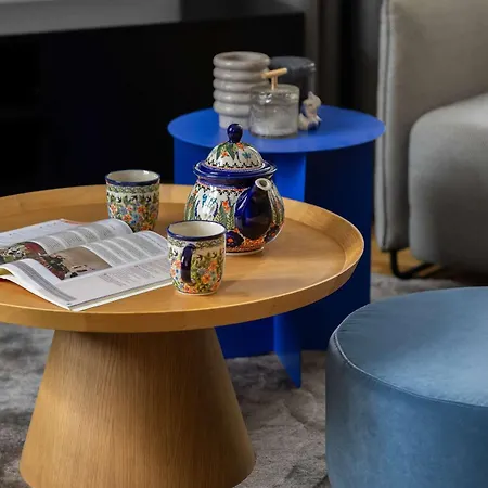Unique & Modern In The Center By Renters Apartament